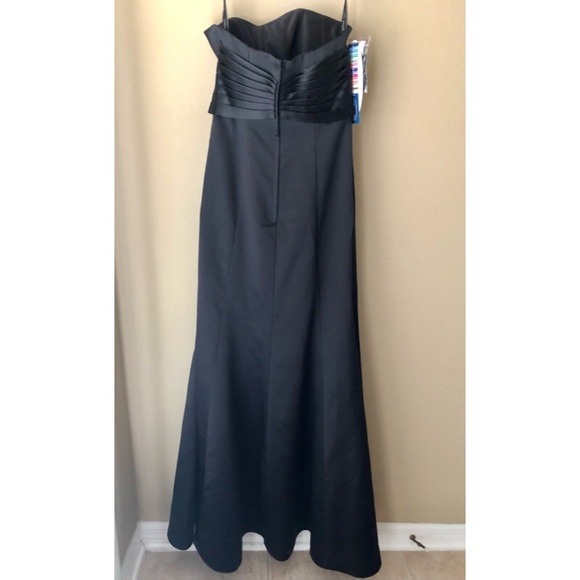 NWT Black strapless gown - Picture 4 of 4